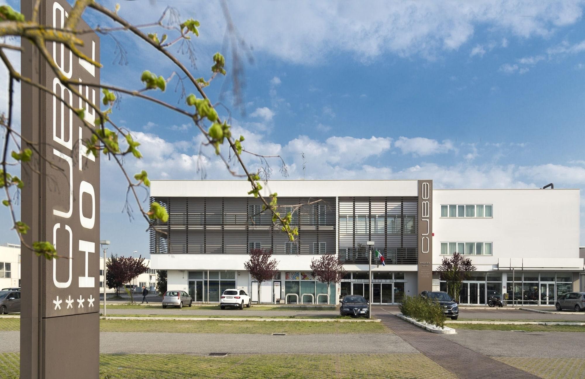 Hotel Cube Ravenna Exterior photo