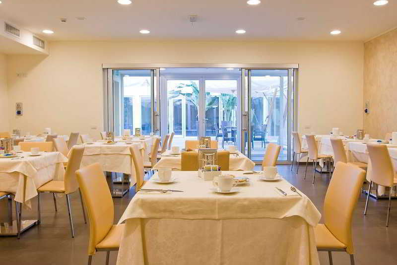 Hotel Cube Ravenna Restaurant photo